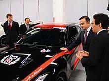 Carlos Ghosn, Nissan CEO, Shoichi Miyatani, NISMO President and Simon Sproule, Nissan Corporate Vice President at the NISMO HQ opening